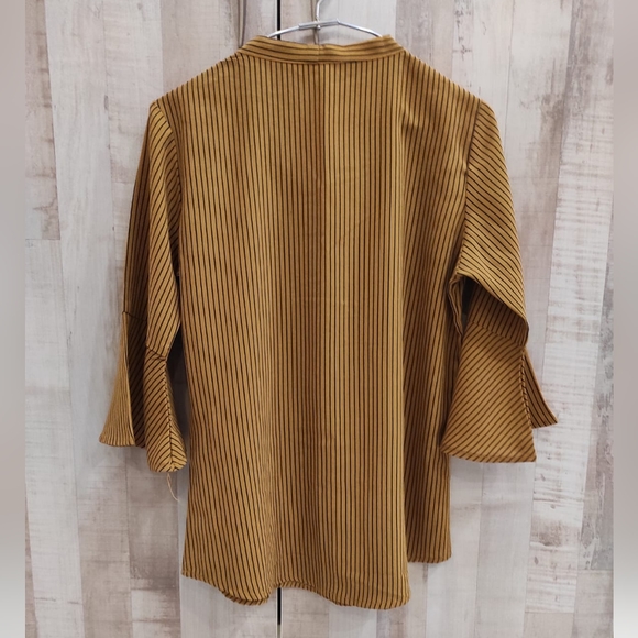 Top for women/ girls - Picture 2 of 4